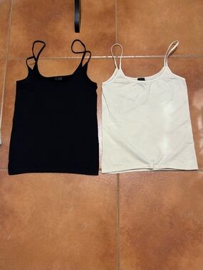 Women’s spaghetti strap tank top black & beige Low in the front & back Good cond